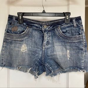Cutoff denim shorts